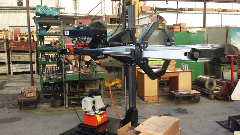 HYDRAULICKÝ STAHOVÁK KAPACITA 100t