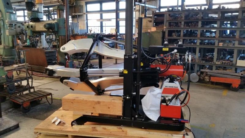 HYDRAULICKÝ STAHOVÁK KAPACITA 100t